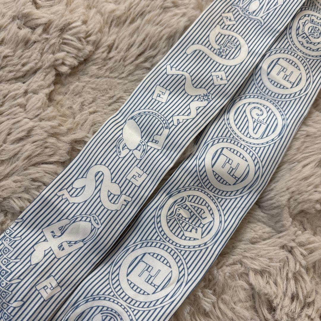 FENDI フェンディ ロゴプリント シルク製 ラッピー リボンスカーフ