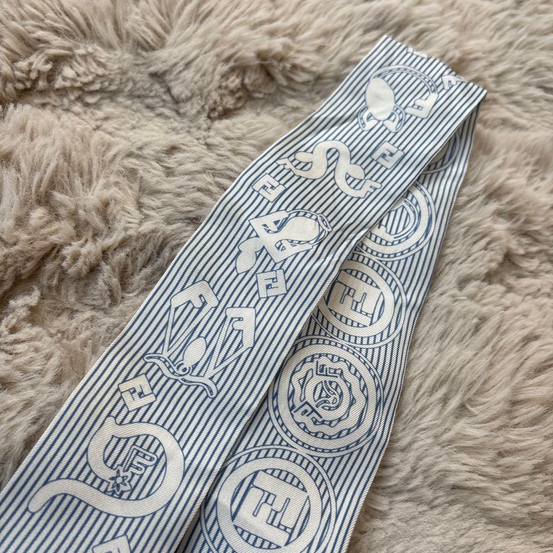 FENDI フェンディ ロゴプリント シルク製 ラッピー リボンスカーフ