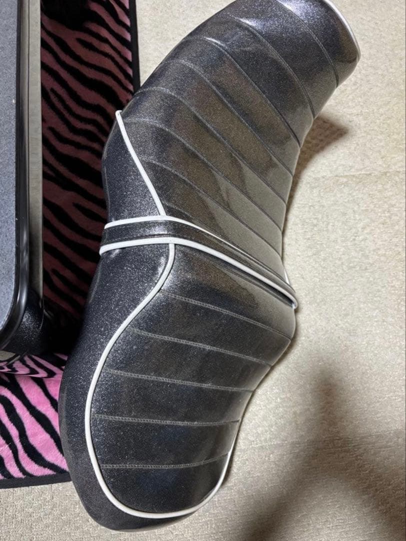 田*盛様 バリオスのブラックシート　あんこ抜き　銀のラメ加工　白のライン　バイク