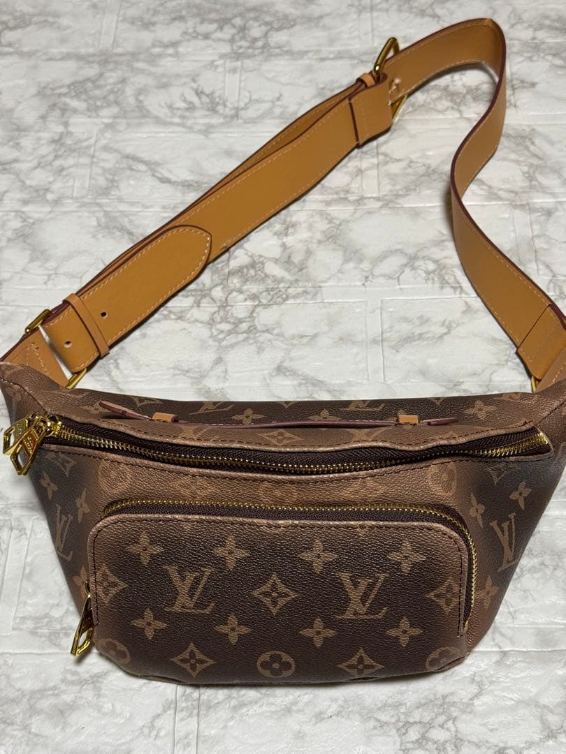 ⭐️超美品⭐️ルイヴィトン バムバッグ 斜め掛け モノグラム ※1ヶ所穴開け加工済み
