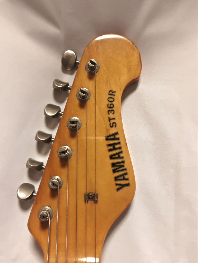 YAMAHA ST360R 　エレキギター