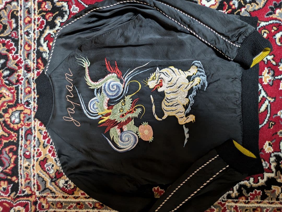 港商 東洋 スカジャン Ｍ DRAGON & TIGER×EAGLE 新品