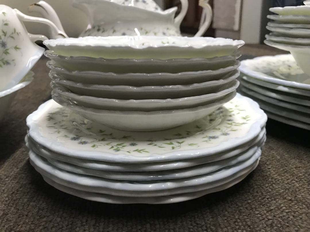 ローヤルアルベド食器セットcaroline