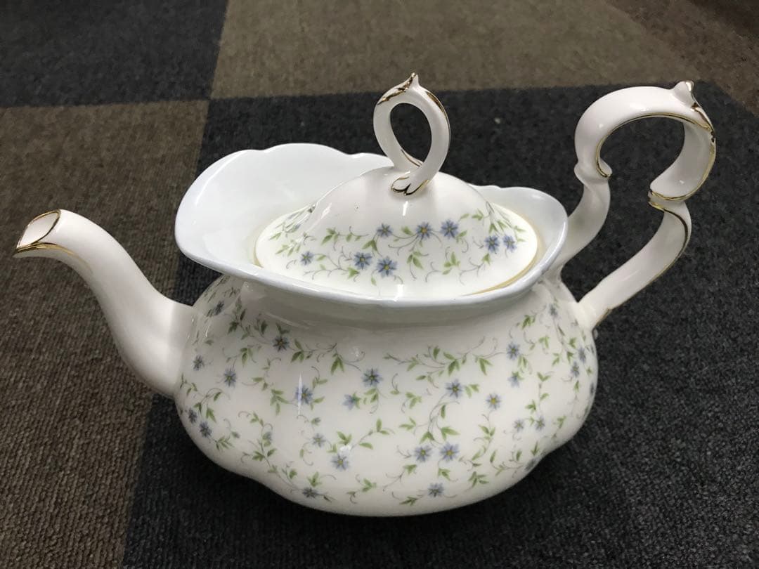 ローヤルアルベド食器セットcaroline