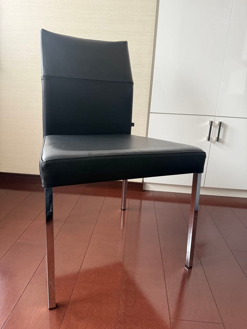 黒い皮革のモダンチェア イタリアのブランド