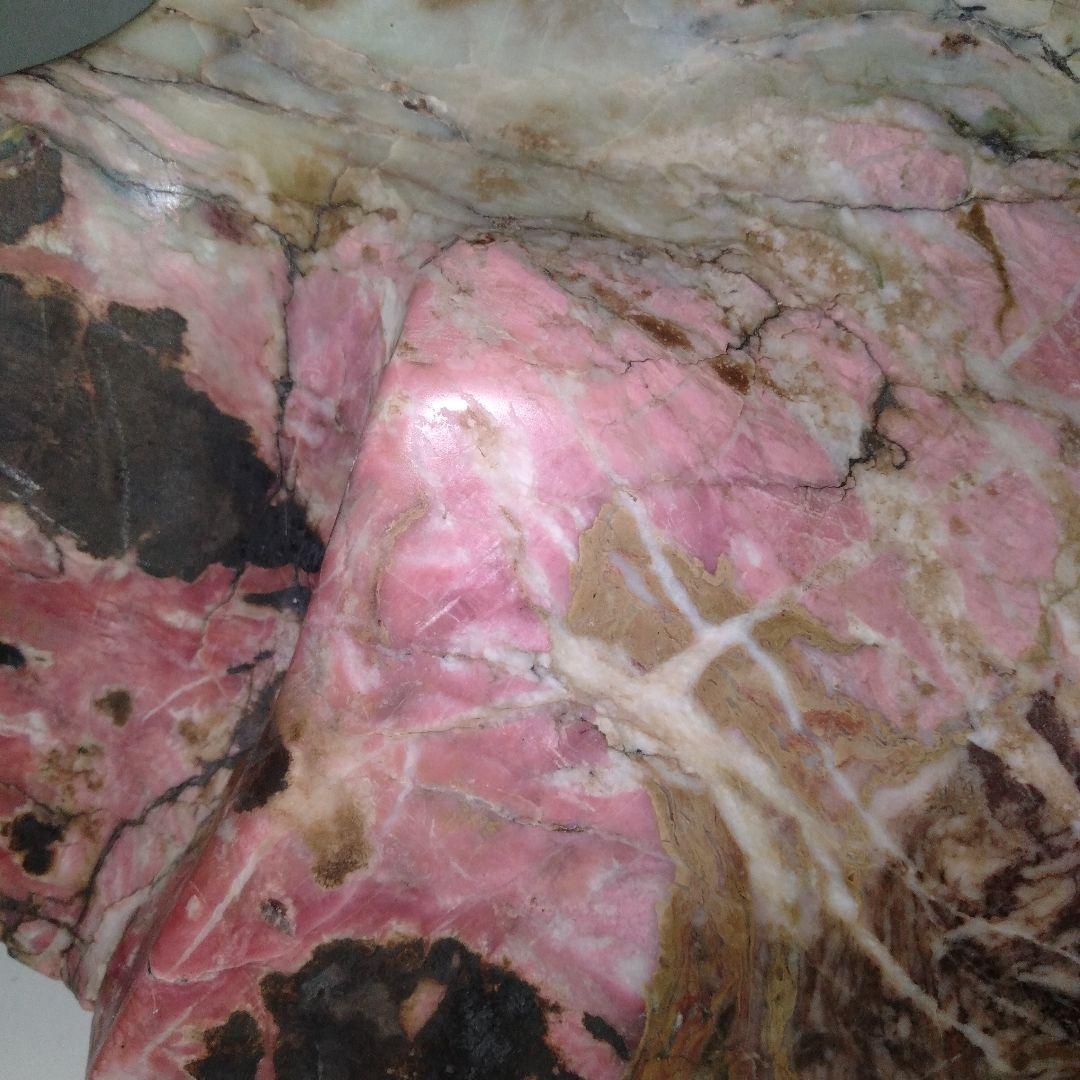 大型バラ輝石　ロードナイト　インカローズ　鉱物　原石　台付き１個