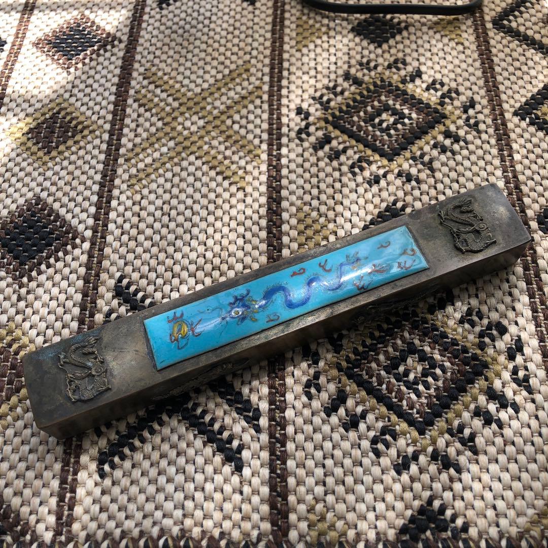 足銀　文鎮・置物　アンティーク　竜の模様