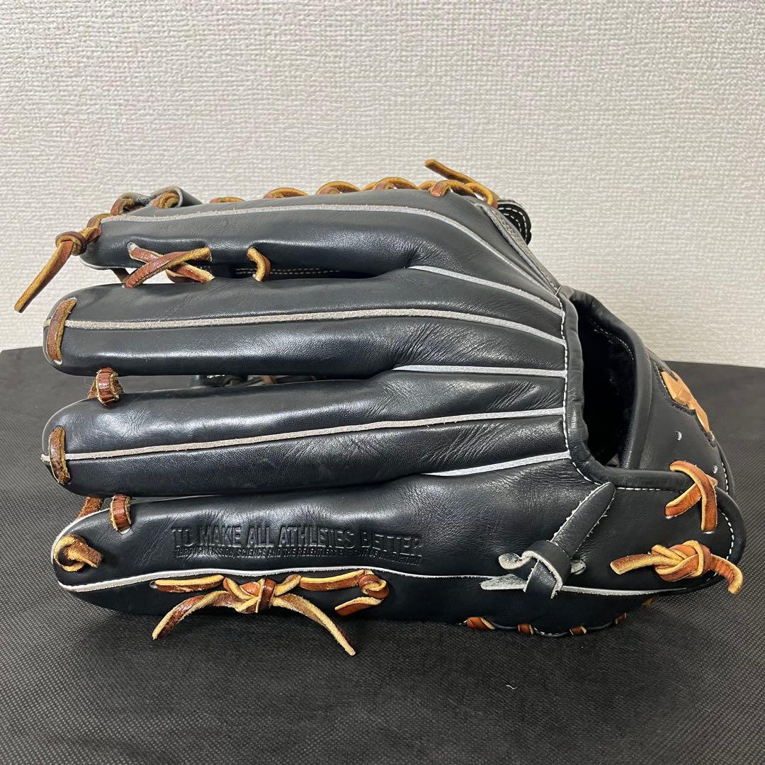 【極美品】アンダーアーマー 外野用 硬式グローブ　ブラック　QBB0088