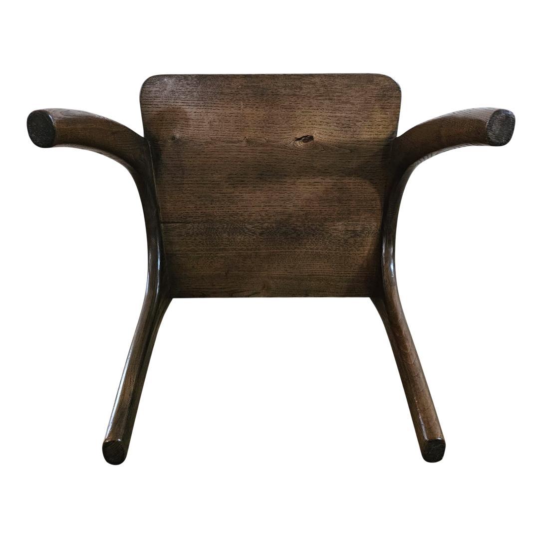 木製 アーム付き ダイニングチェア① 板座 座ぐり くり抜きデザイン 椅子