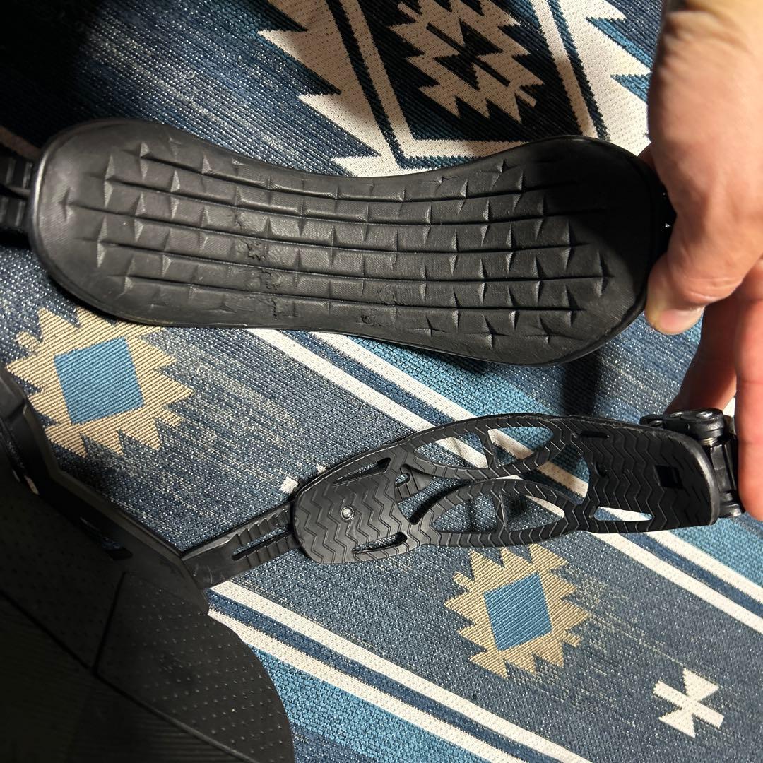 と*と様 salomon サロモン ホログラム Mサイズ　シャドウフィット