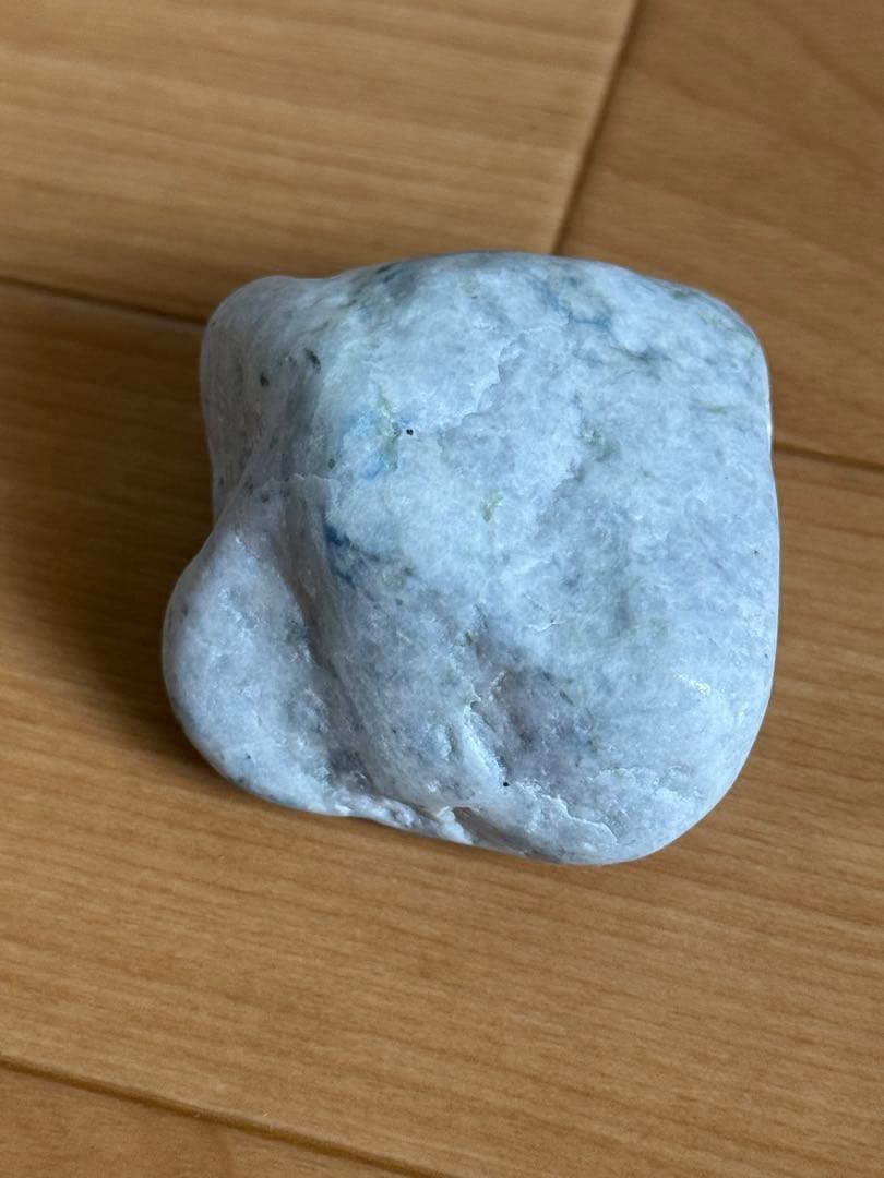 糸魚川翡翠　原石　横川　青翡翠　163g