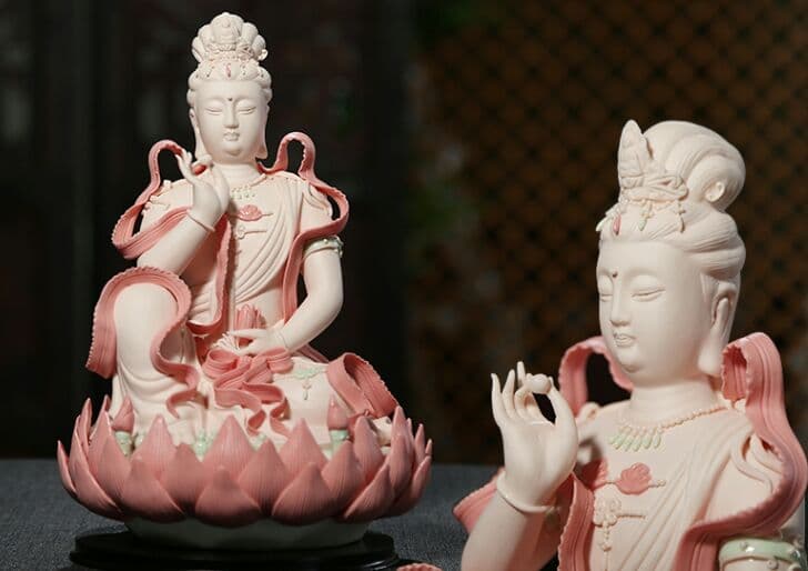 観音仏像安置家庭開光保平安鎮宅徳化白磁招財座敷陶磁器置物