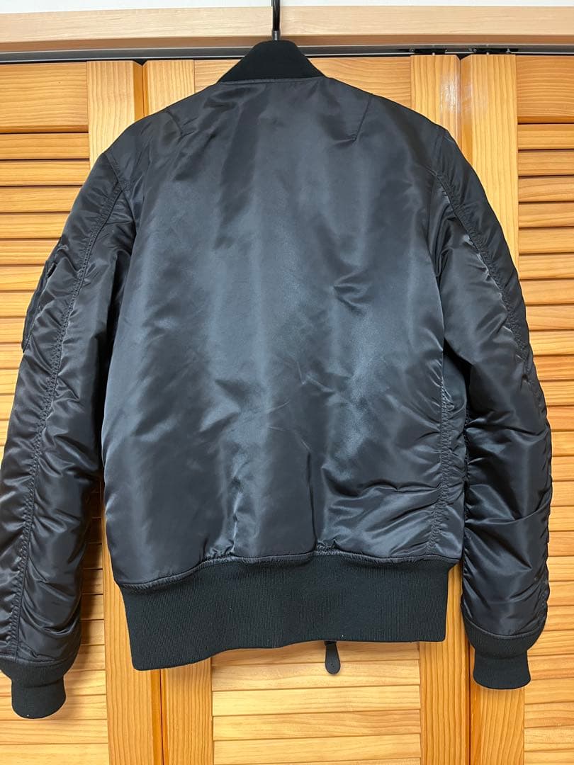 Alpha Industries MA-1 フライトジャケット（日本スペック）