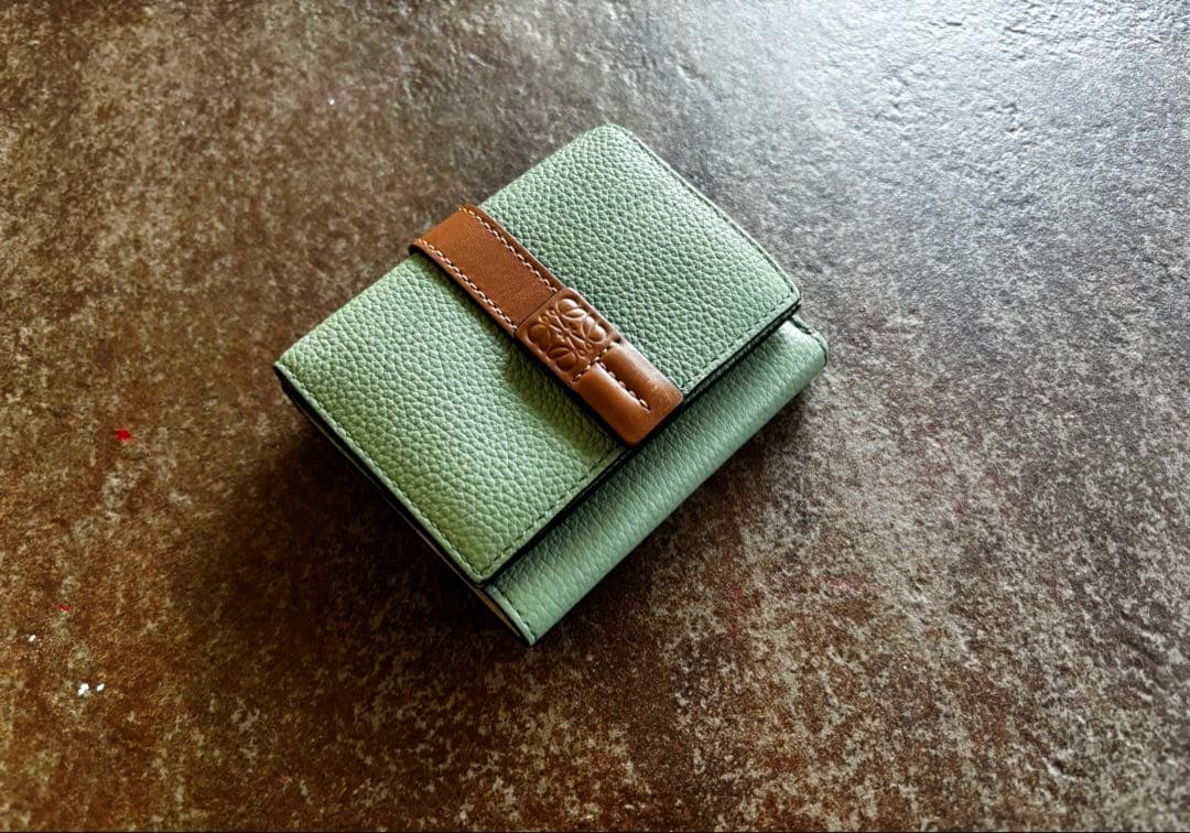 【ほぼ新品】ロエベ 三つ折り財布 トライフォールド ウォレット