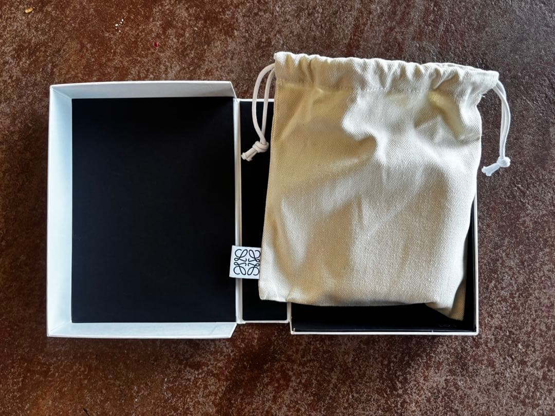 【ほぼ新品】ロエベ 三つ折り財布 トライフォールド ウォレット