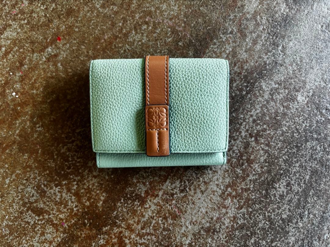 【ほぼ新品】ロエベ 三つ折り財布 トライフォールド ウォレット