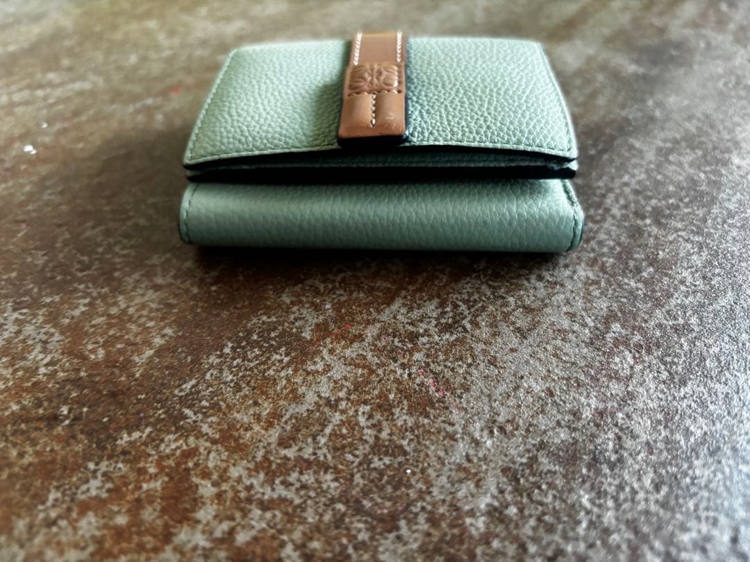 【ほぼ新品】ロエベ 三つ折り財布 トライフォールド ウォレット