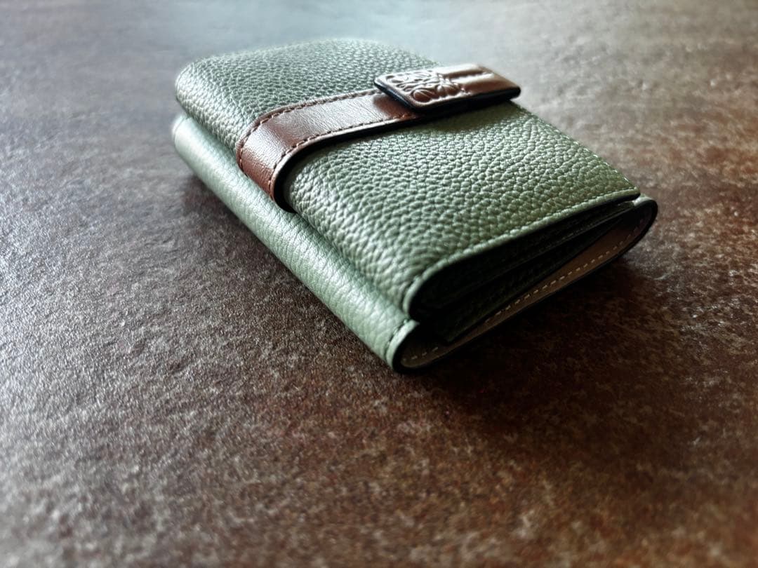 【ほぼ新品】ロエベ 三つ折り財布 トライフォールド ウォレット