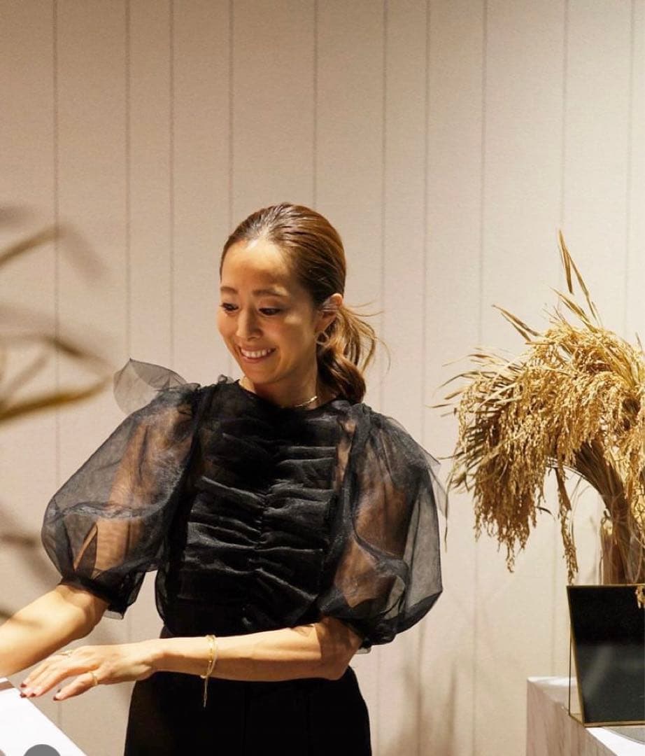 【新品タグ付き】keina rita ケイナリタ　ブラックスワンブラウス