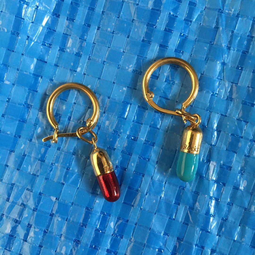 美品★TRUE ROCKS⬛︎ピアス⬛︎セット売り⬛︎カプセル⬛︎ゴールド