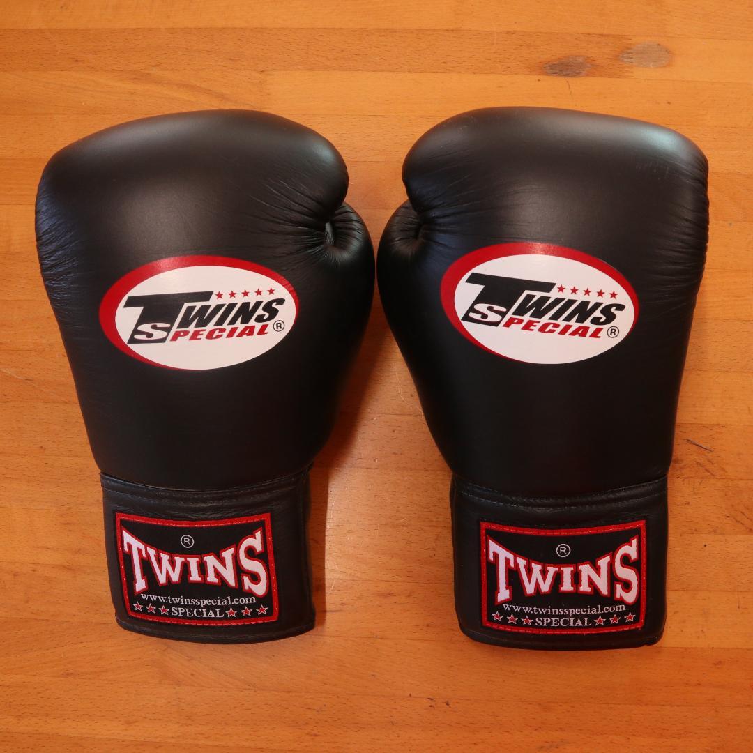 極美品　Twins Special　ボクシング グローブ 12oz　ひも式　本革