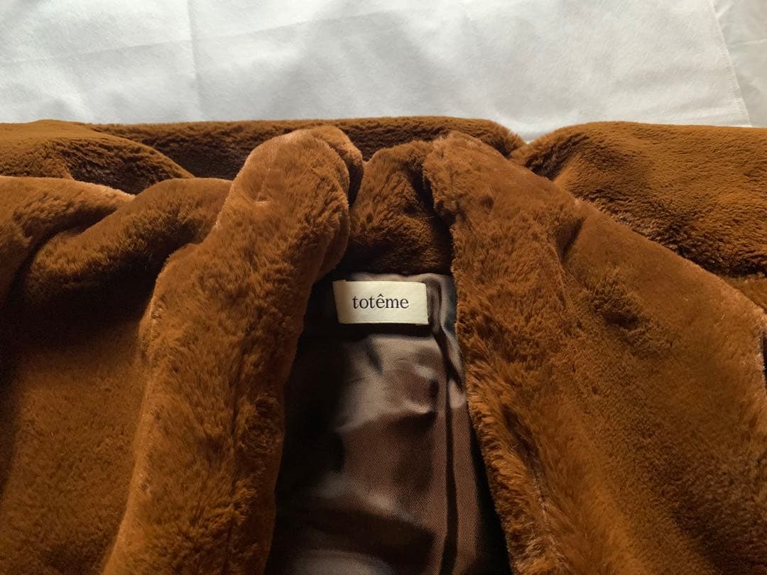 ジャケット・アウター TOTEME Chelsea faux fur coat