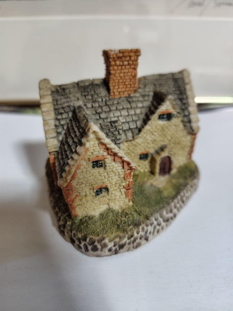 ★英国・リリパットレーン素敵な伝統の石造り家屋 細美な風合い屋根瓦・石積壁