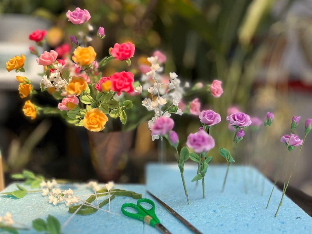 スプレーバラとカスミソウ（8組）　クレイフラワー　樹脂粘土　ハンドメイド