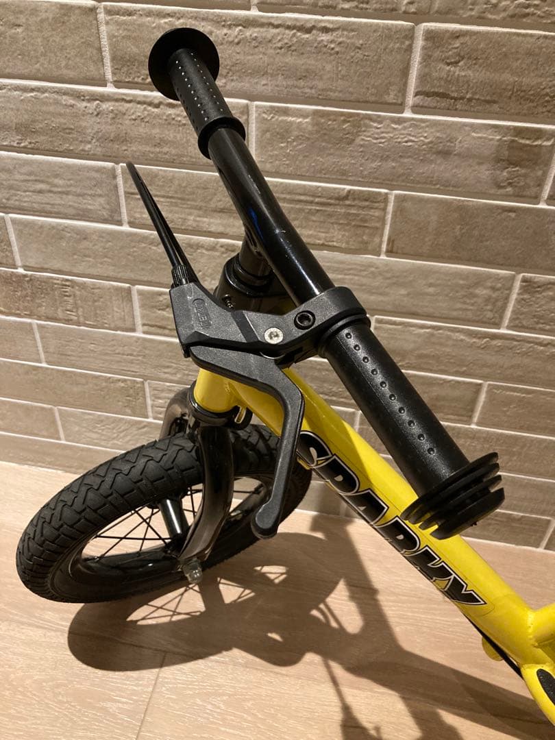 SPARKY スパーキー　キックバイク　イエロー　ブレーキ　スタンド付