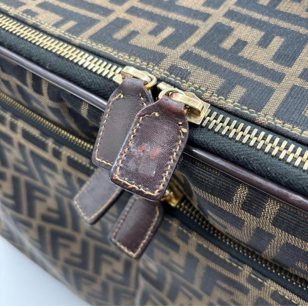 希少品FENDI フェンディ ズッカ柄　2輪キャリーケース　スーツケース　大容量
