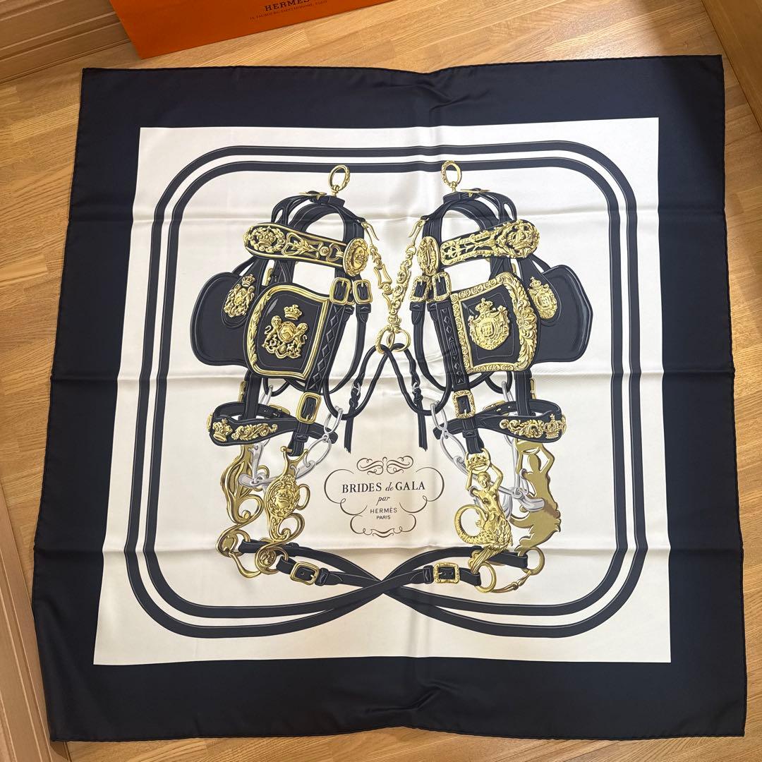 HERMÈS BRIDES de GALA カレ90 シルクスカーフ