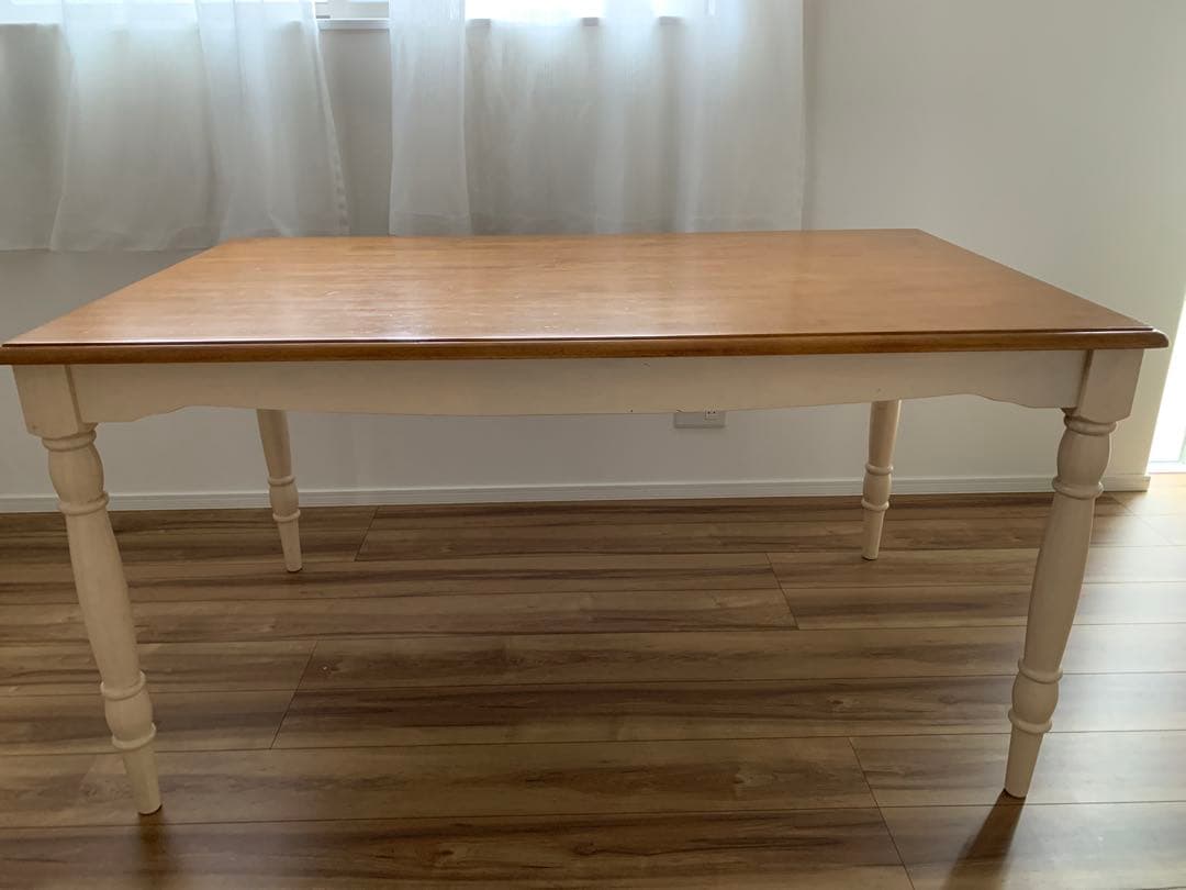 フレンチカントリー　ダイニングテーブル