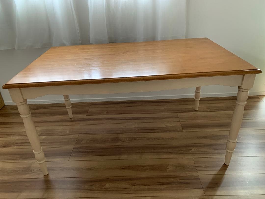 フレンチカントリー　ダイニングテーブル