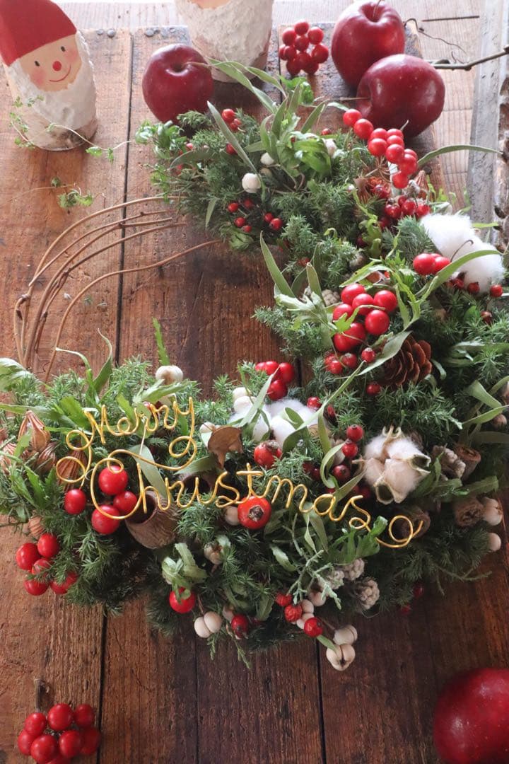 『再販』モミと針葉樹が香る国産山帰来の三日月christmaswreath*↟⍋