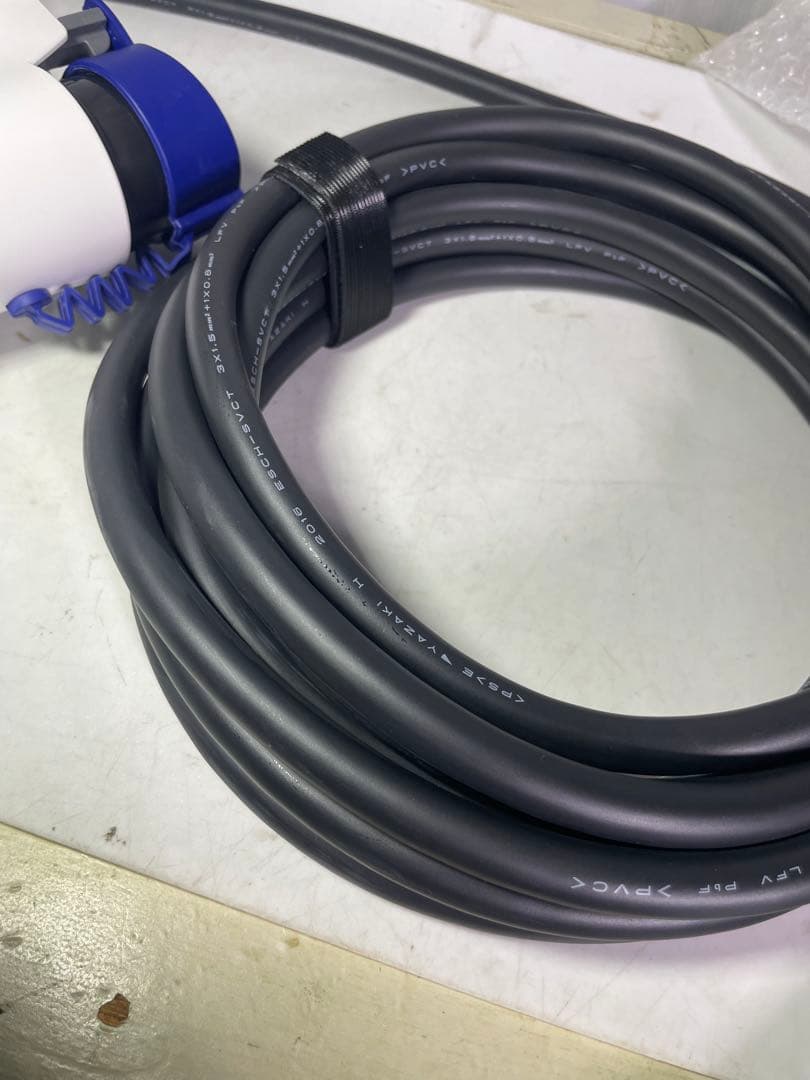 美品　日産　リーフ　充電ケーブル　3NK5E