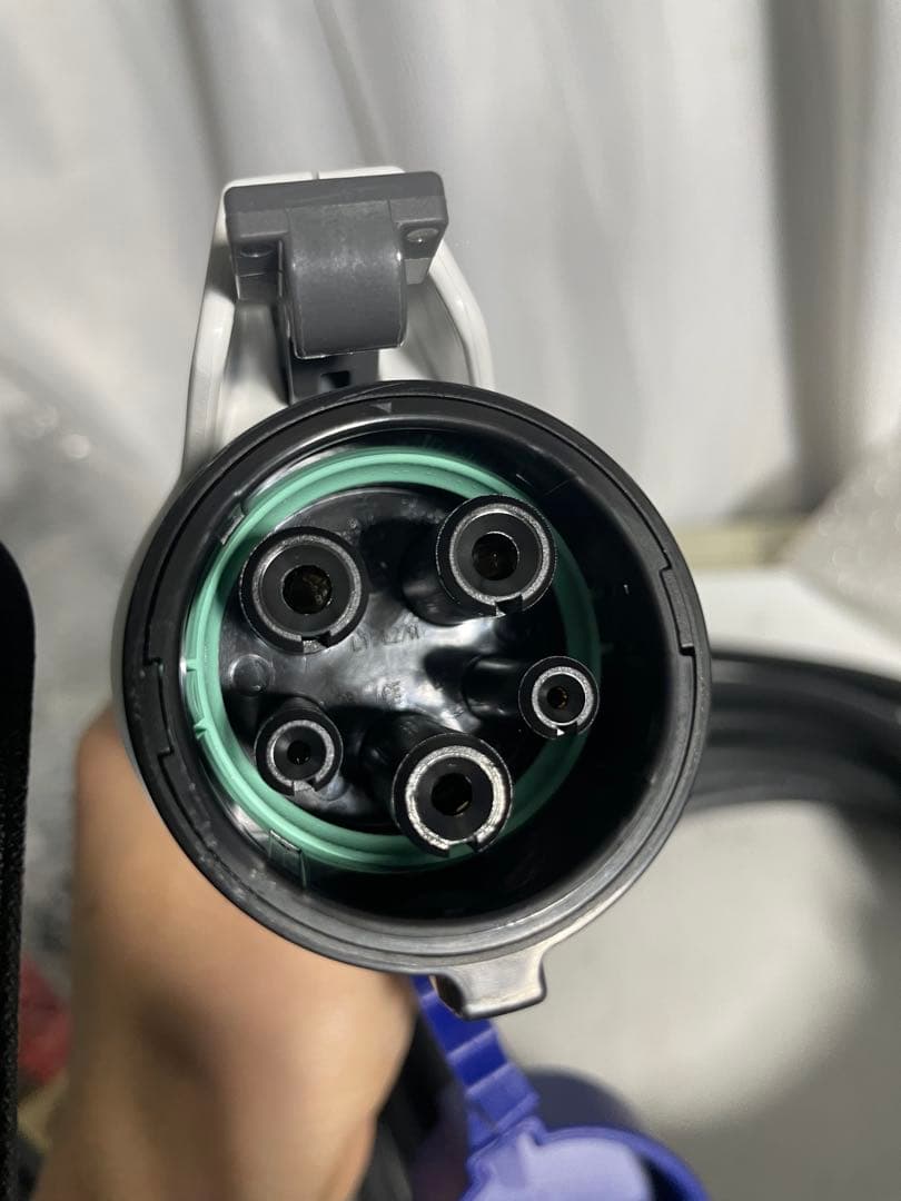 美品　日産　リーフ　充電ケーブル　3NK5E