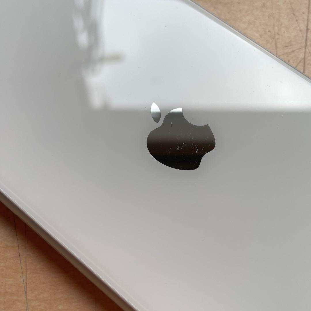 iPhone SE 第2世代　ホワイト　64GB A2296