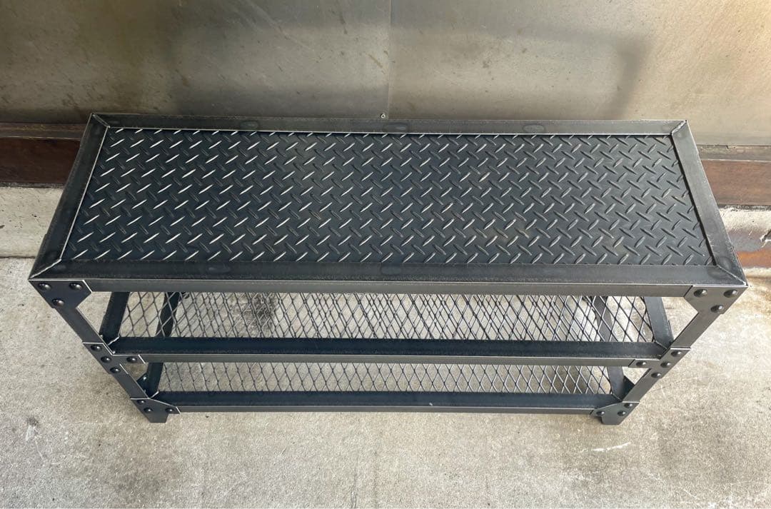 リベット３段ラック［Ver.縞板］植物棚　アイアン家具　ベンチ　アイアンラック