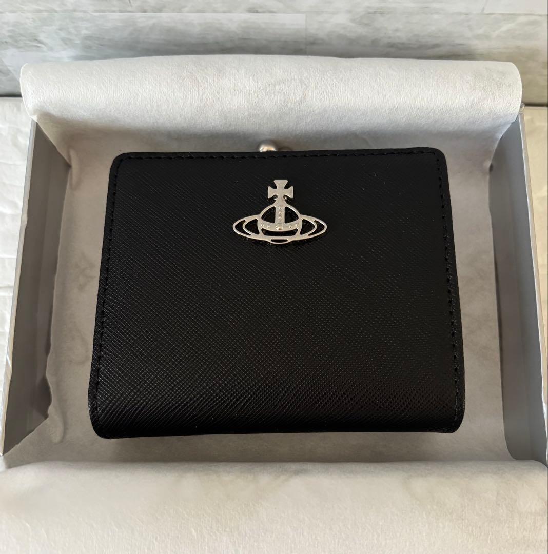 ヴィヴィアンウエストウッド シンプル&上品 二つ折り財布 オーブロゴ