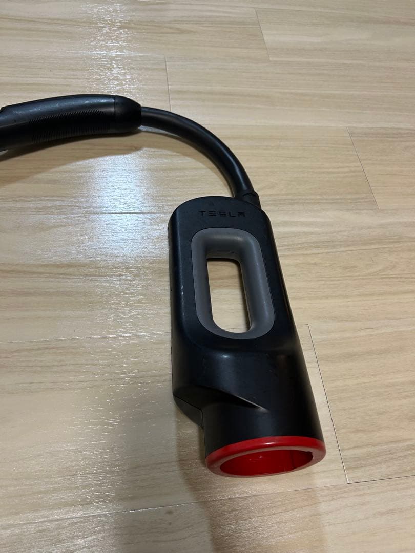 テスラ チャデモアダプター CHAdeMO