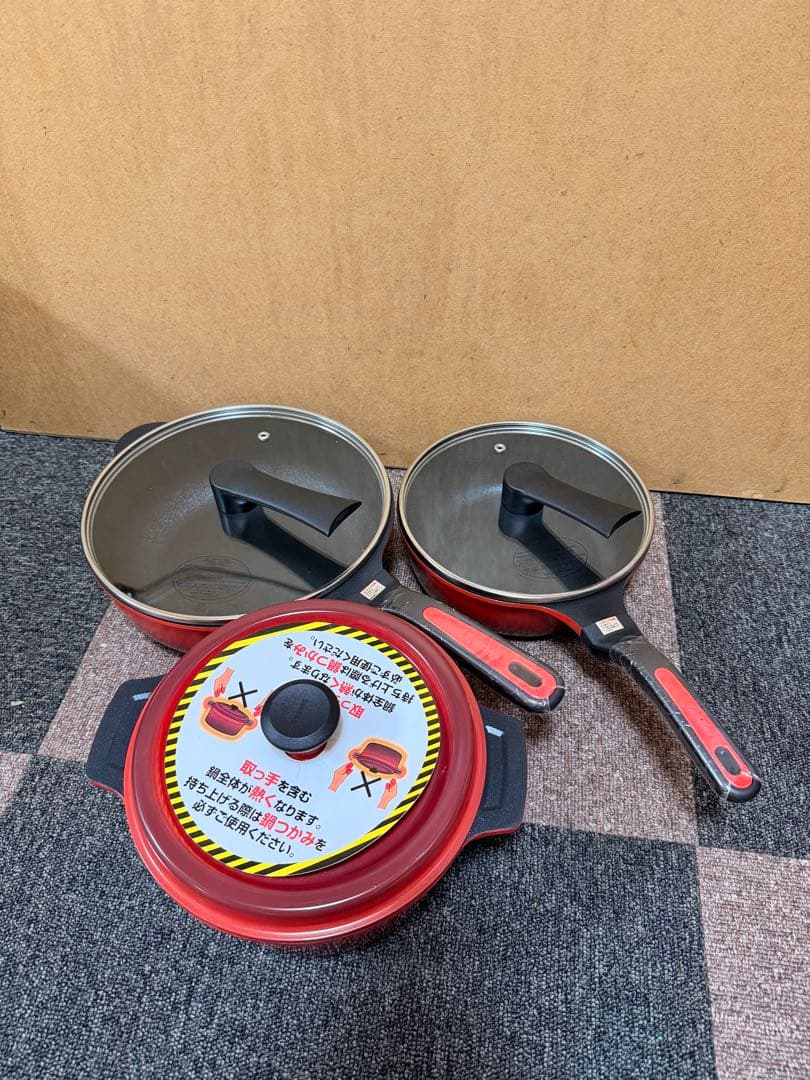 未使用　Bellfina 赤色のノンスティック鍋とフライパン　3点セット
