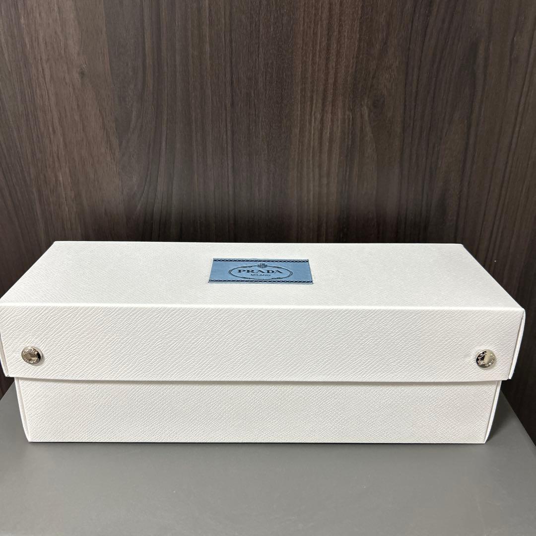 d*3様 PRADA ステンレスマグボトル