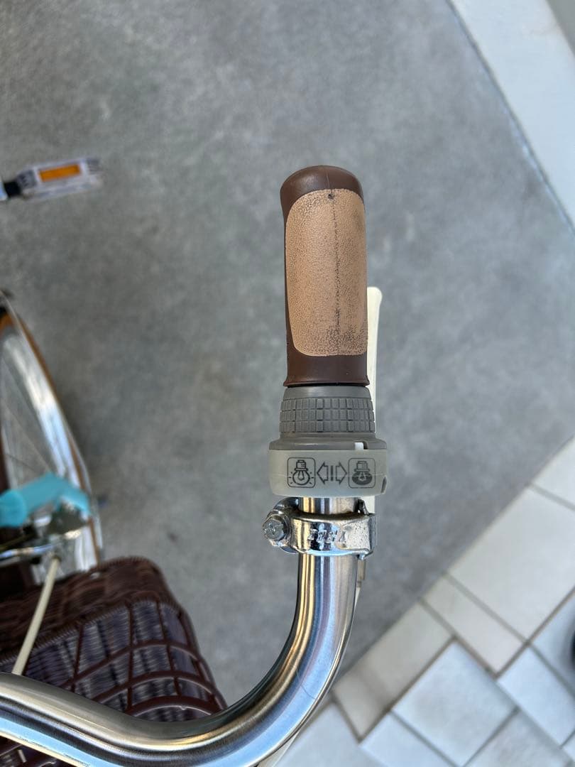 子供用自転車 水色 バスケット付き　22インチ