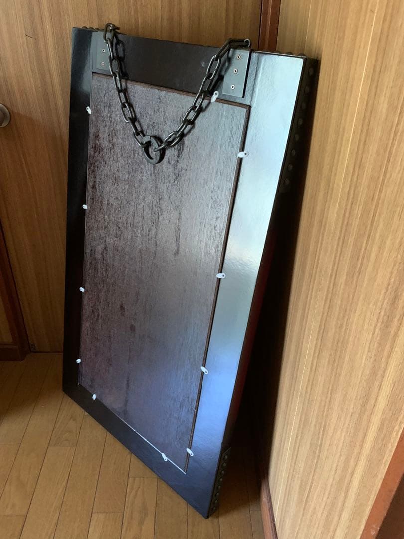 民芸品　大型壁掛け鏡 チェーン付き　ダークブラウン