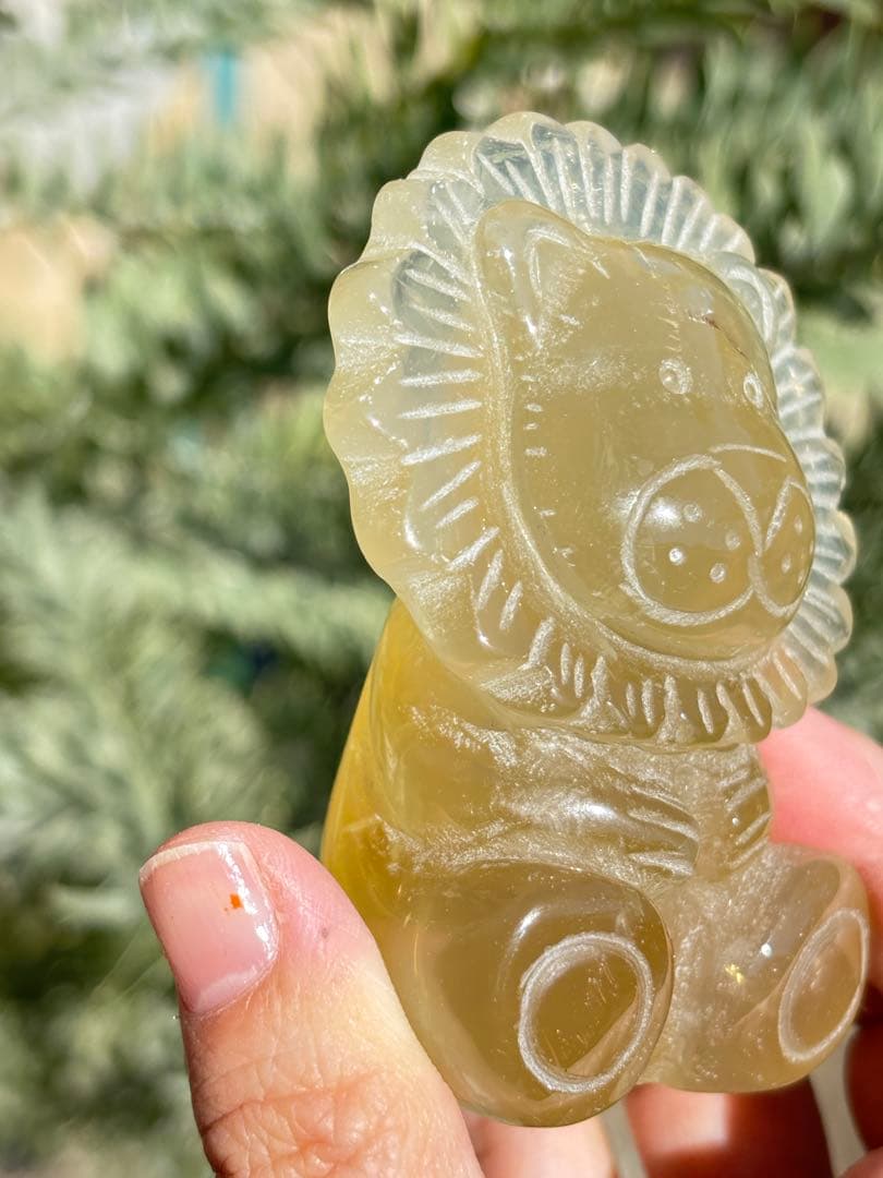 天然ナチュラルシトリン　非加熱　後ろにビックレインボー　ライオン　高品質