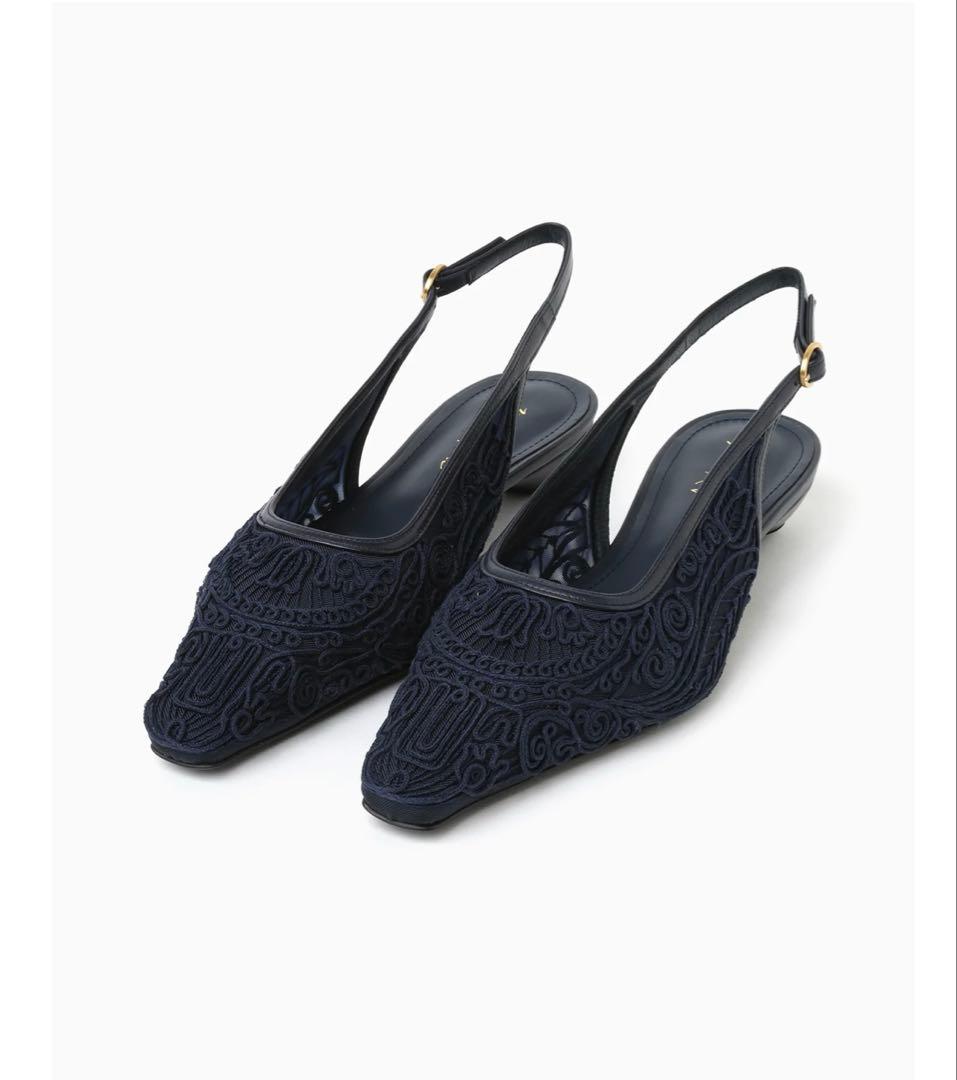 最終価格【新品未使用品】コード刺繍パンプス ネイビー