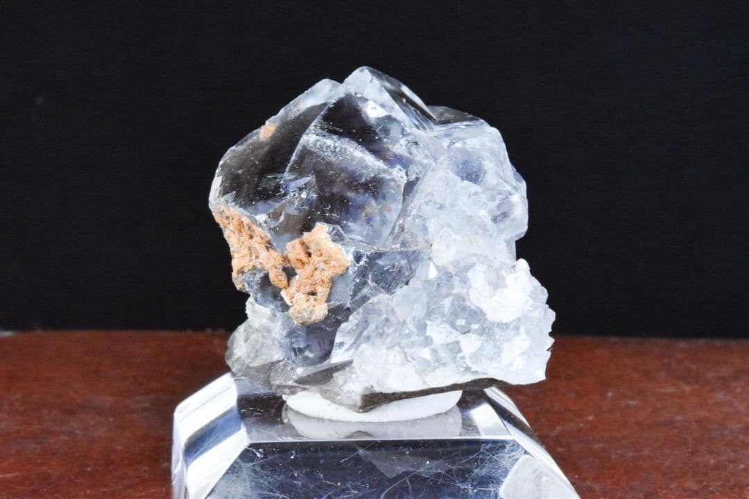 ナイジェリア Akwana産 カラーレスフローライト ドゥルージークォーツ付き