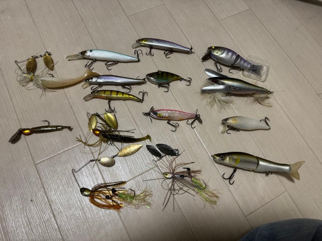 ワールドシャウラ1703-2&19アンタレスhgレフトハンド&ルアー多数引退品