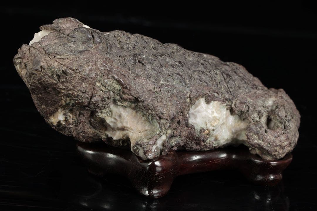 貴船石 蛙石 台座 箱付 642g カエル水石 鑑賞石 京石 天然石 飾石 美石