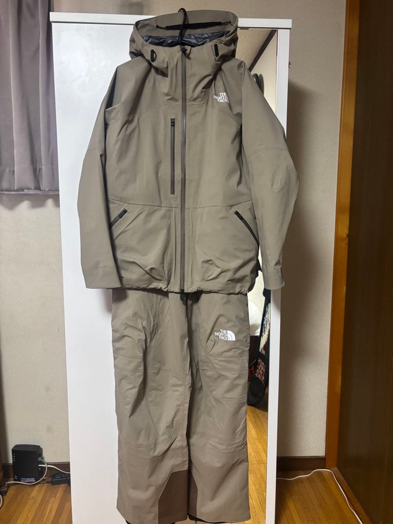 新品未使用品　THE NORTH FACE スノーボードウェア上下セット